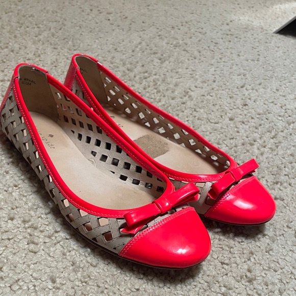 Kate Spade Vibrant Red and Beige Flats - Picture 8 of 9
